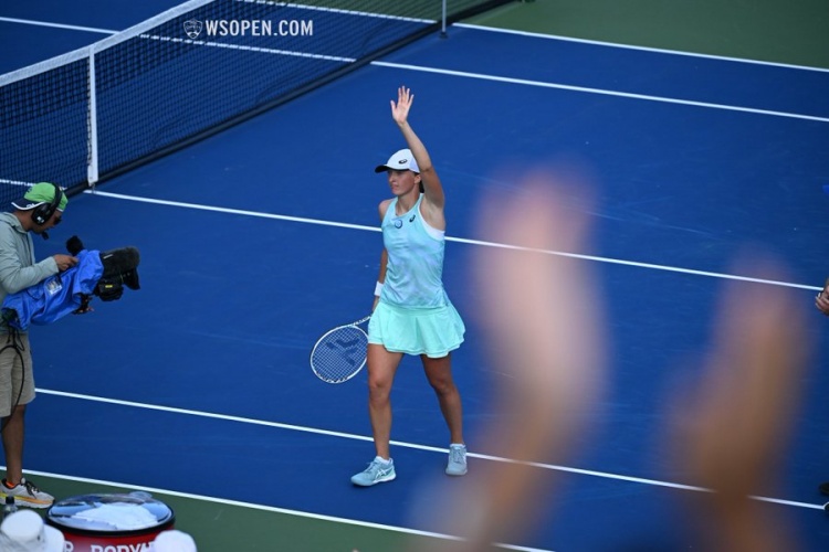 陷入落后 陷入落后